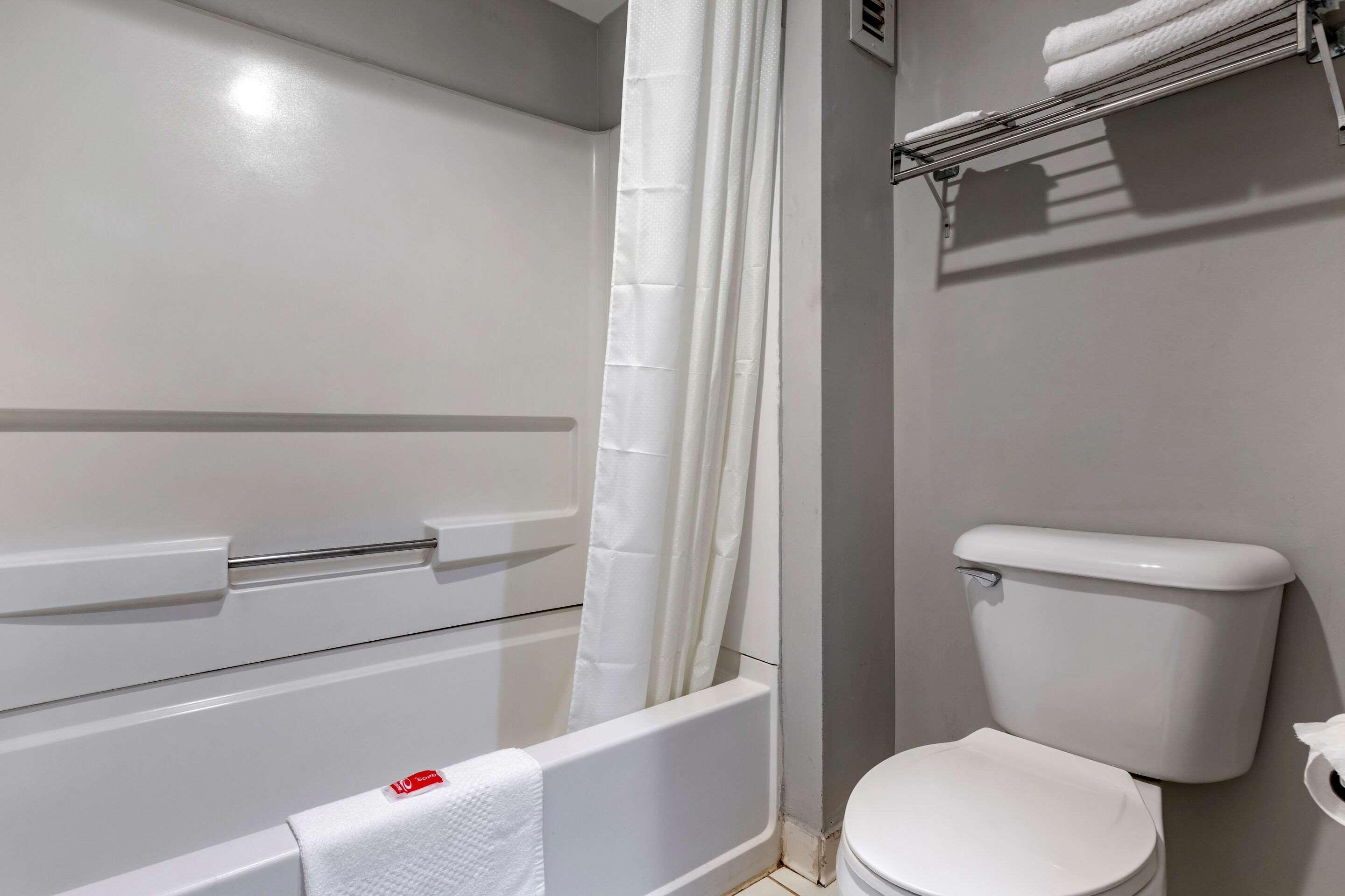 Econo Lodge St. Stephen Luaran gambar