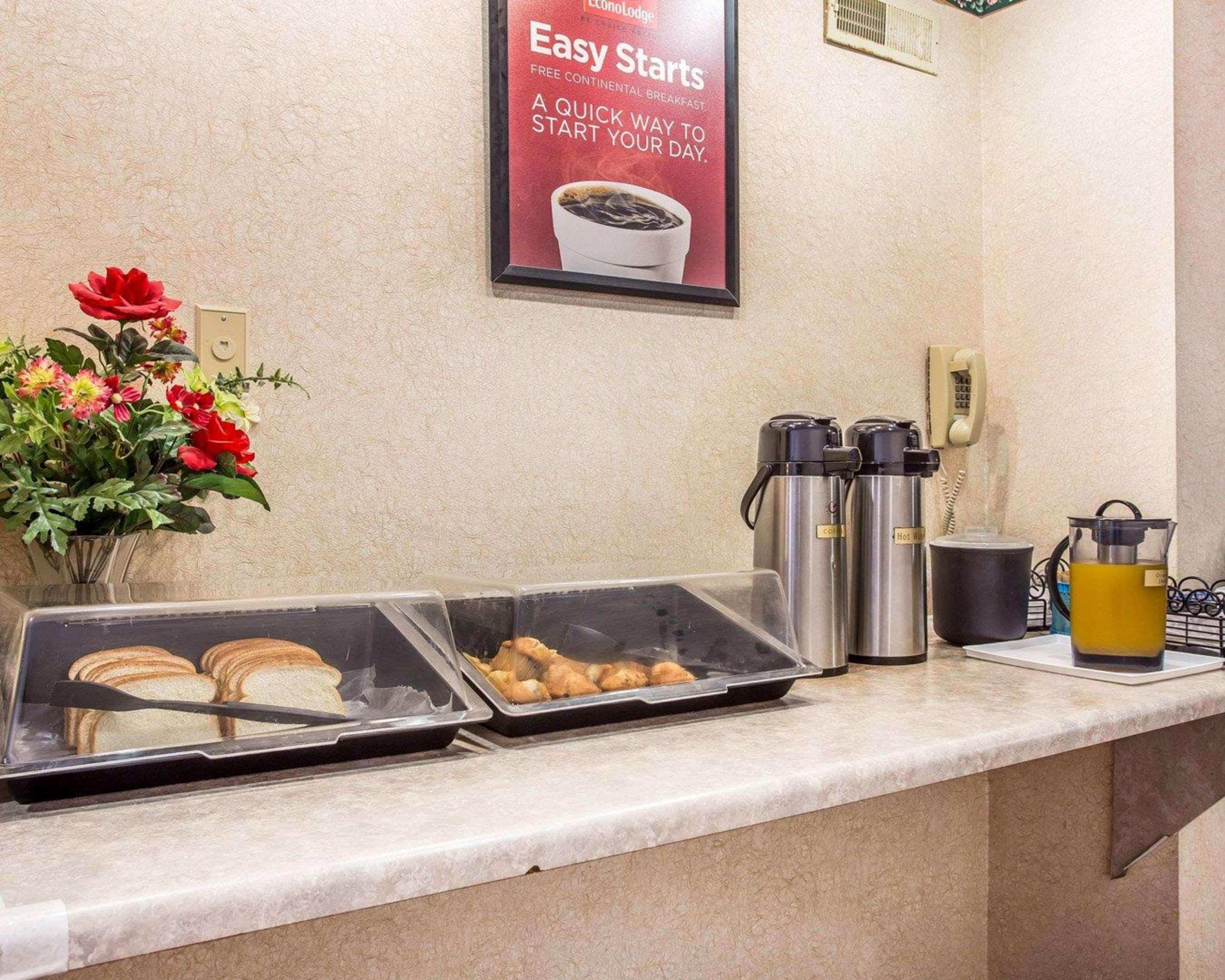 Econo Lodge St. Stephen Luaran gambar