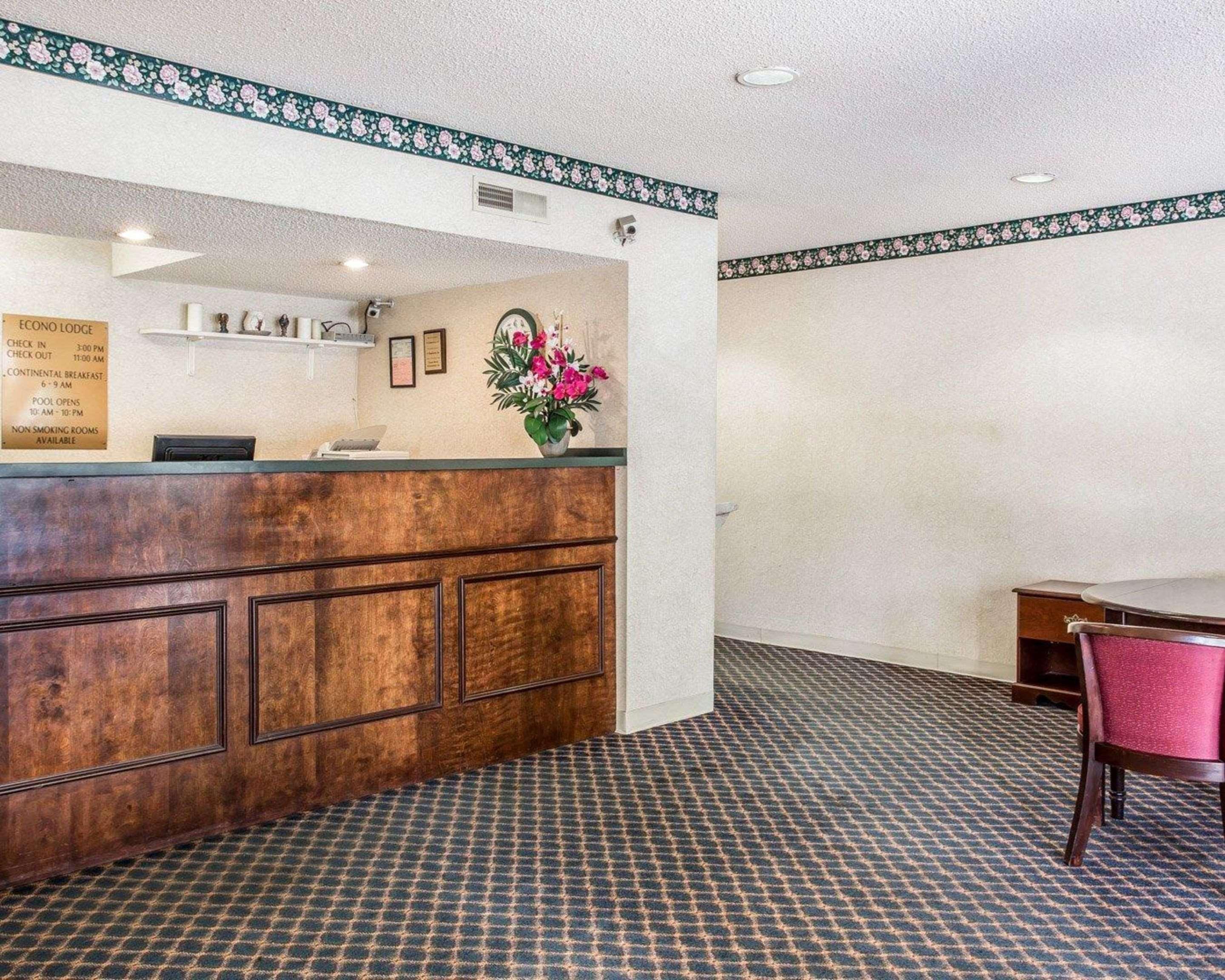 Econo Lodge St. Stephen Luaran gambar