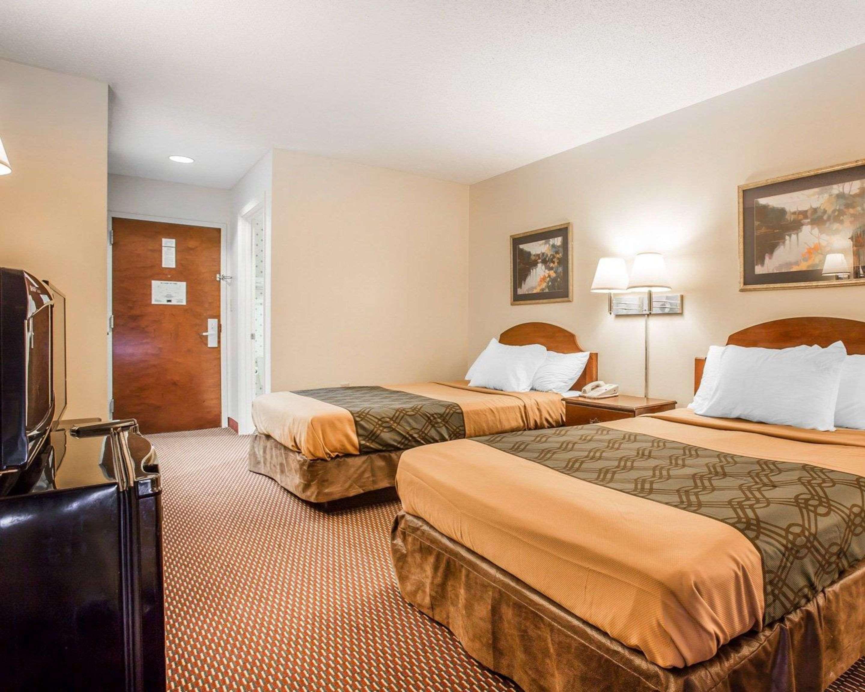 Econo Lodge St. Stephen Luaran gambar