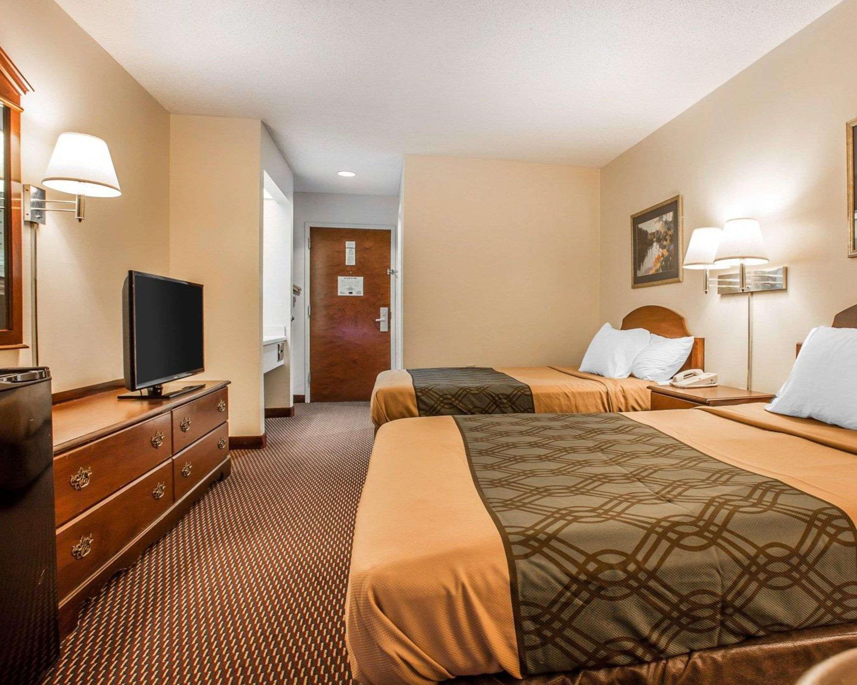Econo Lodge St. Stephen Luaran gambar